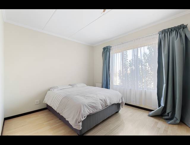 2 BEDROOM APARTMENT FOR SALE IN SUNNINGHILL